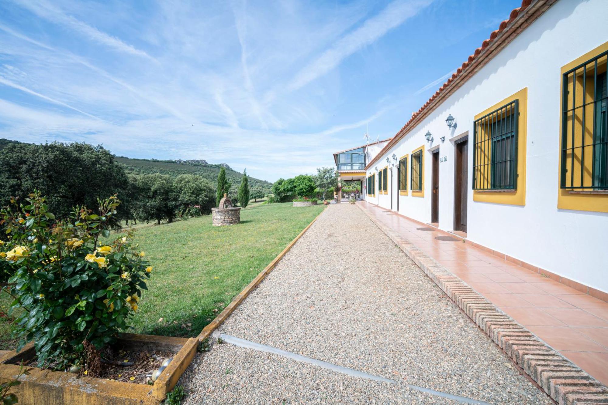 Casa Rural La Sierra De Monfraguee マルパルティダ・デ・プラセンシア エクステリア 写真