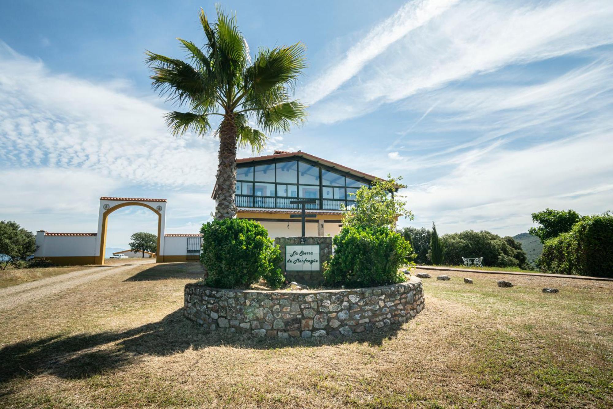 Casa Rural La Sierra De Monfraguee マルパルティダ・デ・プラセンシア エクステリア 写真