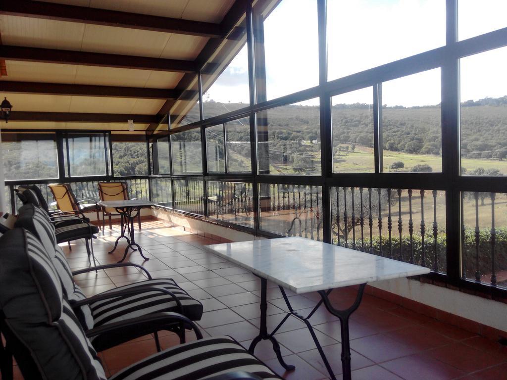 Casa Rural La Sierra De Monfraguee マルパルティダ・デ・プラセンシア エクステリア 写真