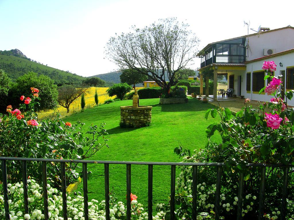 Casa Rural La Sierra De Monfraguee マルパルティダ・デ・プラセンシア エクステリア 写真
